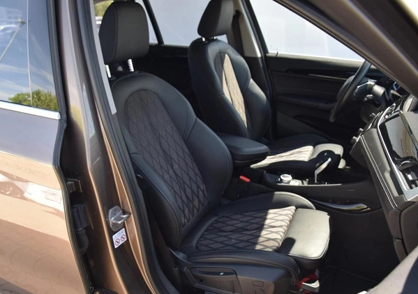 BMW X1 cena 119900 przebieg: 56380, rok produkcji 2019 z Ćmielów małe 137